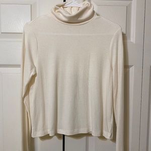 😍 (4/$10) OLD NAVY Cream Cropped Turtle Neck with Thumb Holes
